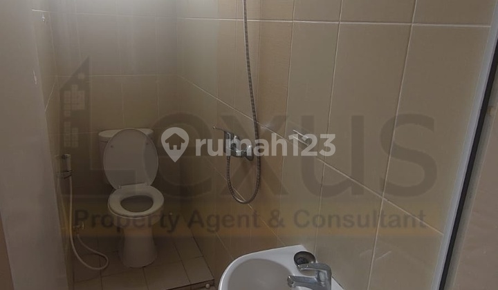 Disewakan Rumah Amarilo Village Semi Furnished Gading Serpong 2