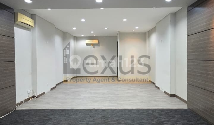 Disewakan Ruko 3,5 lt di Jalur Sutera Alam Sutera,Kondisi Rapih dan siap pakai