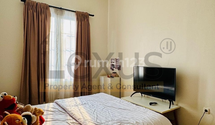 Quick sale house in Graha Raya Bintaro. 2