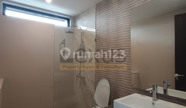 For Sale: Beautiful Modern Standalone House Building in Sutera Feronia, Alam Sutera 2