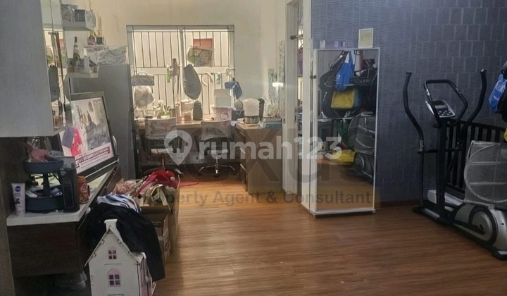 Dijual Rumah Full Furnished Type Master + Tambah Bangunan di Cluster Darwin Timur