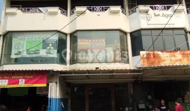 Disewakan Ruko Lokasi Sangat Ramai Pinggir Jalan Tangerang Kota di Jl. Merdeka Raya