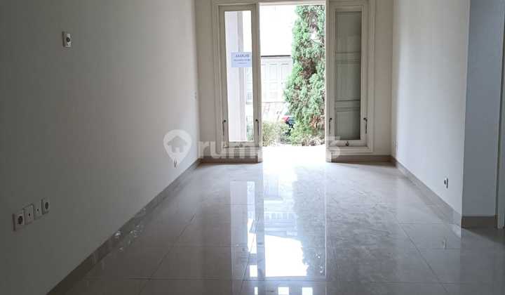 Disewakan Rumah Kawasan Scientia,Semi Furnished