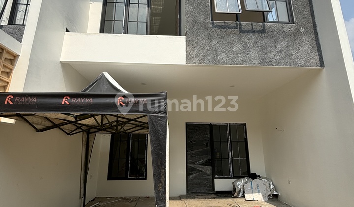 2-Story Shop House Ready to Occupy in Front of the Road
