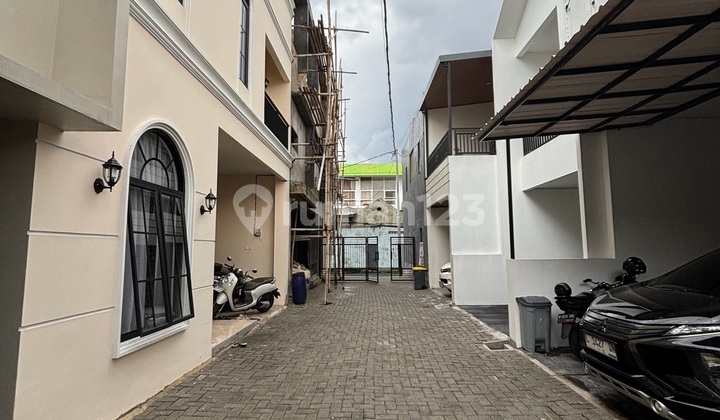 8-Room Fully Furnished New Brand Jati Padang Church 1