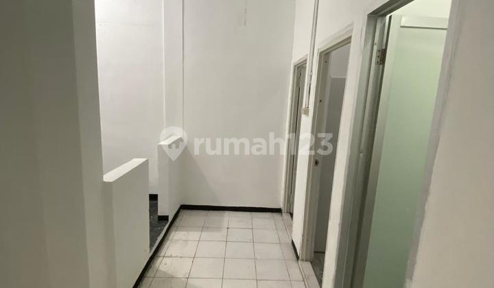 Long Stay 3-Story Shop House in Jiwo Permai Surabaya - Rk015apd 2