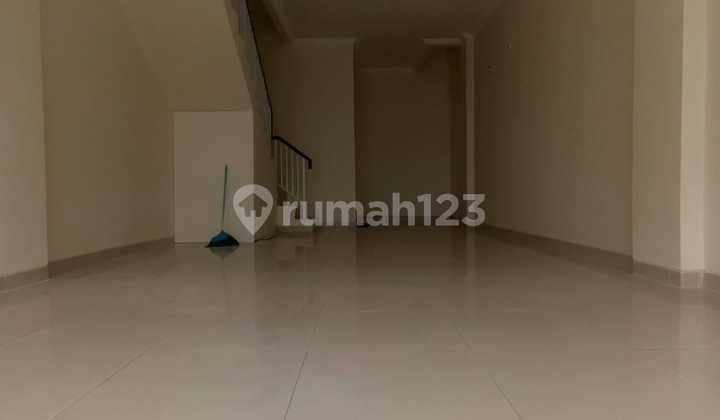 3-Story Ruko Grand Galaxy City Ready to Occupy For Rent 2