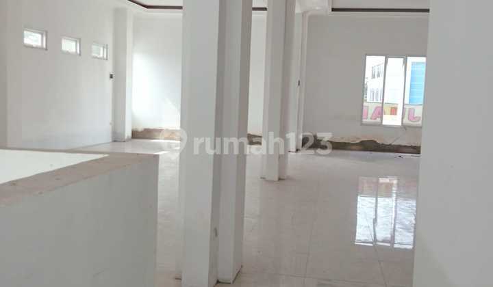 For Sale: 3-Storey Connected 3-Unit Commercial Building on Jl. Raya Ciracas, East Jakarta 2