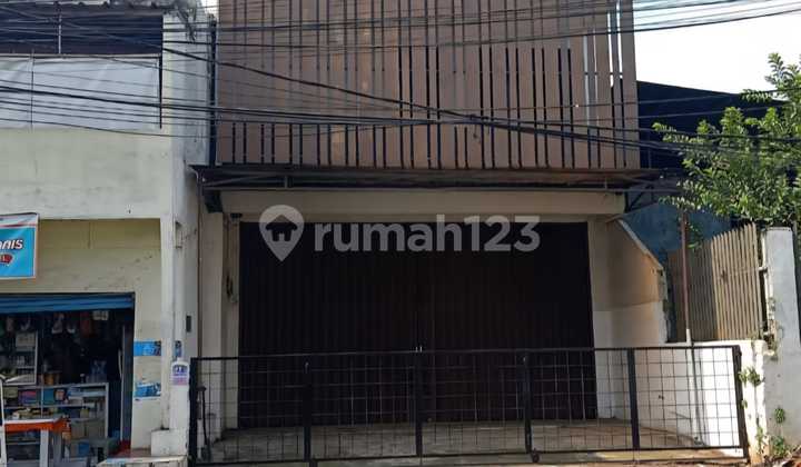 Two-story shophouse for sale cheap, strategic location near Toll gate.