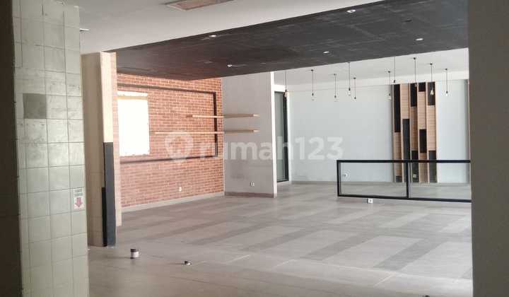 For Rent: Large Shophouse Formerly a Famous Restaurant on Raya Pantura, South Tambun For Rent: Large Shophouse Formerly a Famous Restaurant on Raya Pantura, South Tambun