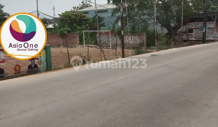 For rent, excellent land suitable for business use on Bekasi Jaya Main Road.