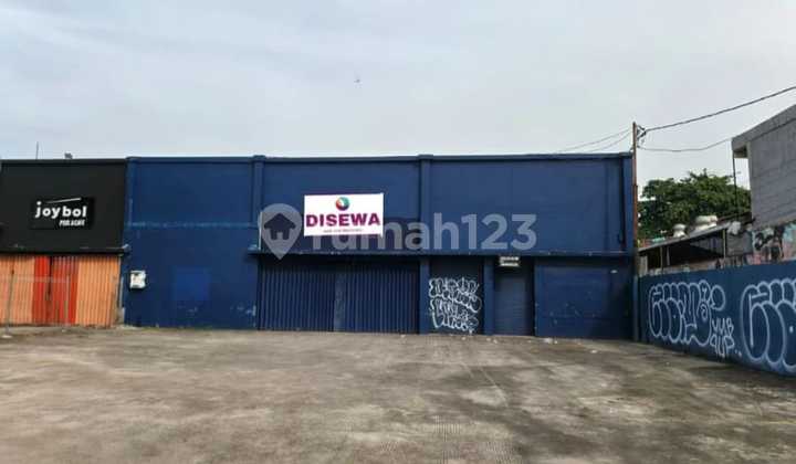 For Rent: Commercial Space on the edge of Jalan Raya Caman, Jatibening Bekasi