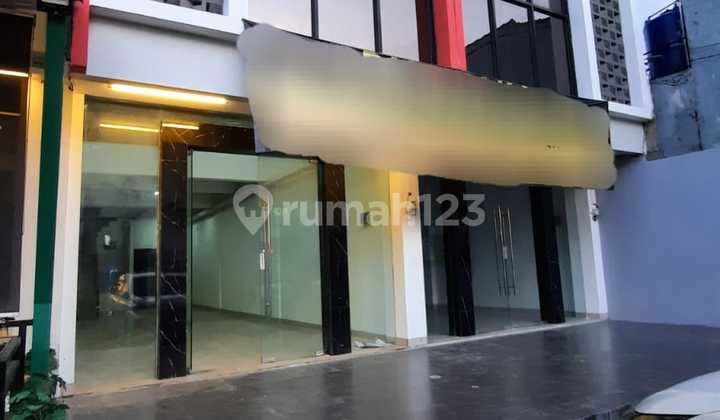 For Rent: Attached Shophouses on Jatiwaringin Street, Pd Gede Bekasi
