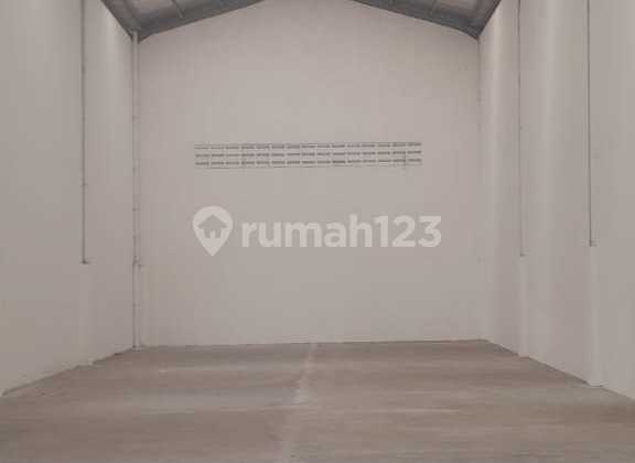 Dijual gudang 4 lantai siap pakai  Di kaliabang tengah