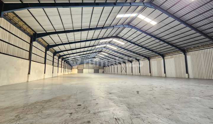 For Rent: Huge Warehouse in Marunda Center for Those Who Need Large Space and Ready to Use. For Rent: Huge Warehouse in Marunda Center for Those Who Need Large Space and Ready to Use.