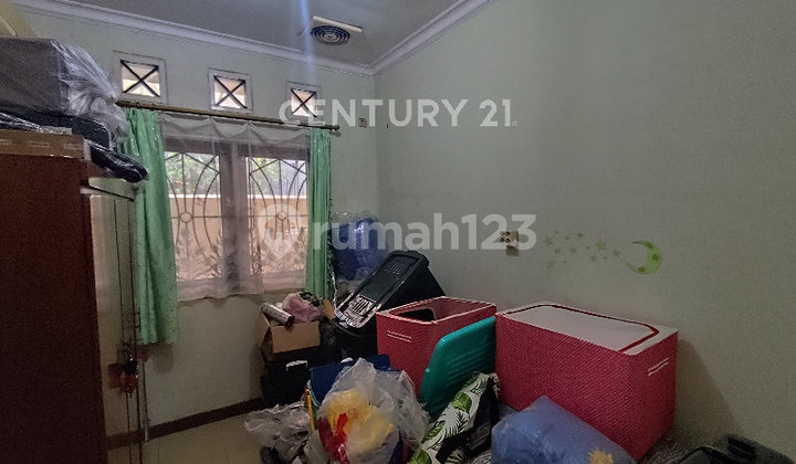 Rumah Hoek 1.5 Lantai di Pulogebang Permai, Cakung, Jaktim