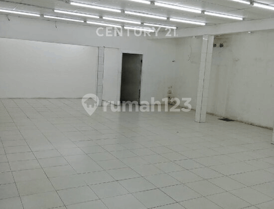 Ready-to-Use Shop House in Pondok Bambu, East Jakarta Ready-to-Use Shop House in Pondok Bambu, East Jakarta