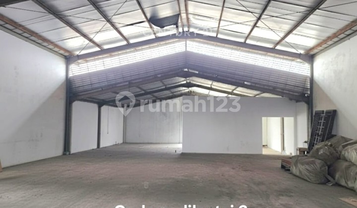 Warehouse with Strategic Location Suitable for Logistics in Pulo Gadung