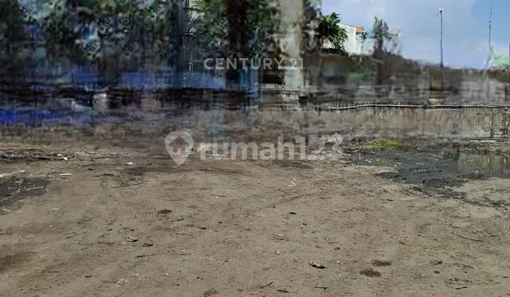 Strategic Ready-to-Use Compact Land by the Highway in Cilincing