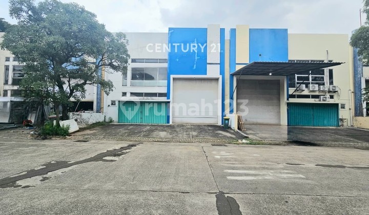 Warehouse with Strategic Location Suitable for Logistics in Pulo Gadung