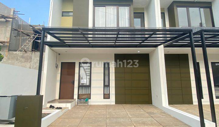 Rumah 2 Lantai Samping Graha Raya 2