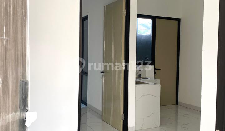 Two-Story House Ready Near Rawabuntu Station Two-Story House Ready Near Rawabuntu Station