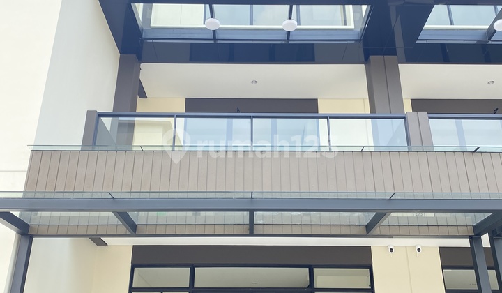 3-Story Shop House With Balcony Excellent Location 1