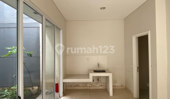 Rumah 2 Lantai di Vanya Park 2