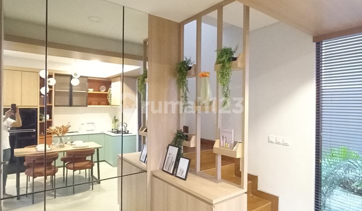 Rumah 2 Lantai Kahuripan Deket Sekaloh Madania 2