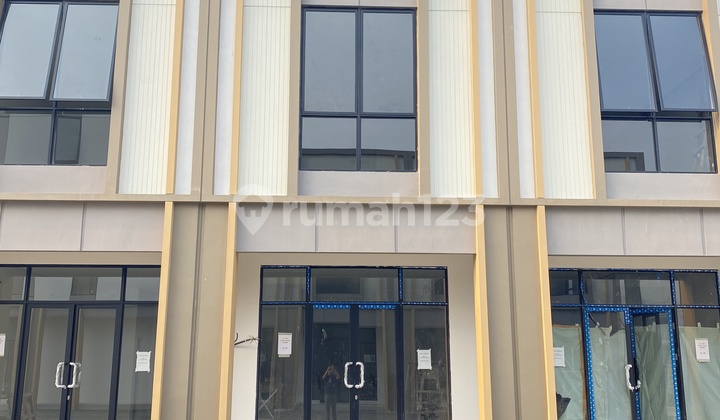 2-Story Ready-to-Use Shop House in Il Lago Gading Serpong 1