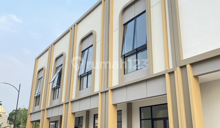 2-Story Ready-to-Use Shop House in Il Lago Gading Serpong 2