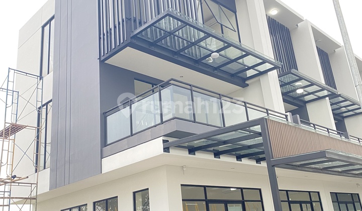 Ruko 3 Lantai Di Boulevard Gading Serpong