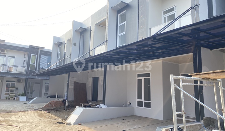 Hunian 2 Lantai Di Jakarta Selatan