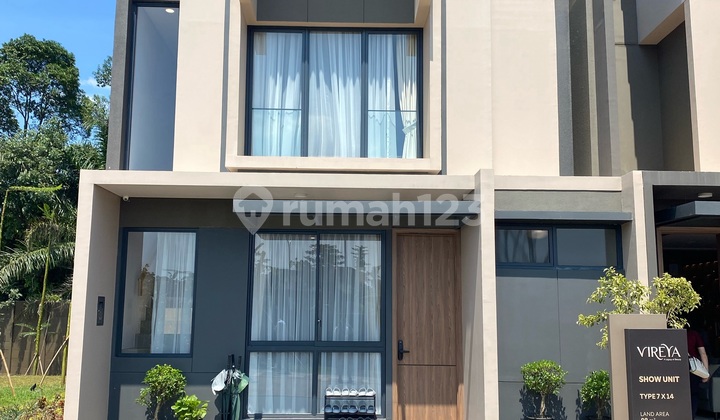 Modern 2-Story House in BSD