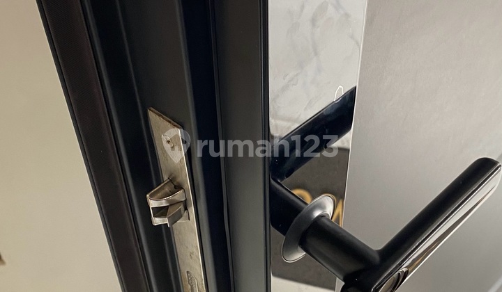Rumah 2 Lantai Konsep America Classic di Jln. Pendidikan Rawa Kalong Rumah 2 Lantai Konsep America Classic di Jln. Pendidikan Rawa Kalong