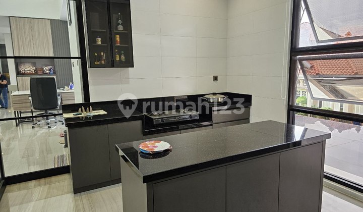 Rumah Mewah Full Furnished Di Istana Dieng Malang 2