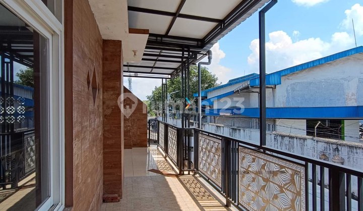 Well-Maintained &amp; Move-In Ready House in the Islands Area, Klojen Malang 2