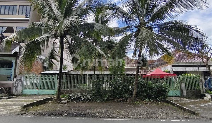 Rumah Classic Semi Colonial Lokasi Strategis Selangkah Ke Ijen