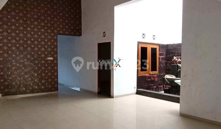 Rumah Klasik 2 Lantai Di Daerah Pulau Pulau, Klojen Malang  2