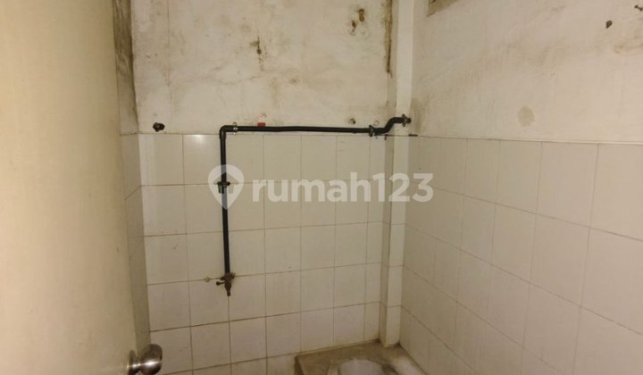 2-Story Shophouse in Klojen Area, Wilis Intersection, Malang