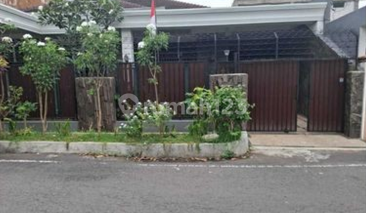 Rumah Klasik Mewah 405m² Full Furnish Di Indragiri Malang Rumah Klasik Mewah 405m² Full Furnish Di Indragiri Malang