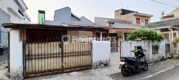 Rumah Tua Siap Bangun Ulang di Bojong Indah, Jakarta Barat