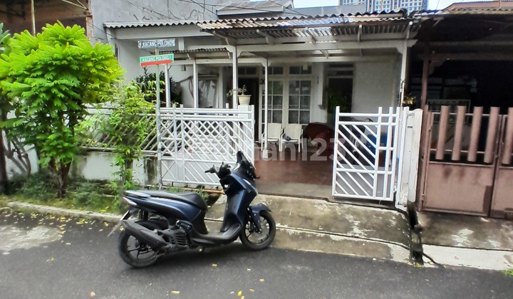 Rumah Minimalis SHM, 3 Kt Siap Huni di Kembangan