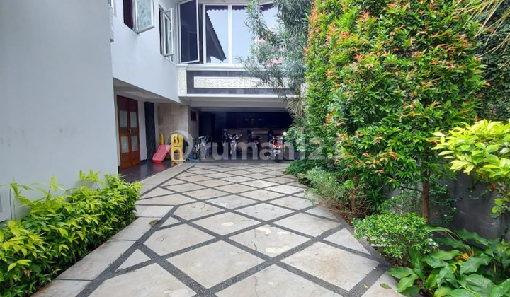 For Sale Menteng House Land Area 829 M² – 7 Bedrooms, Move-In Ready, Negotiable Price! 2