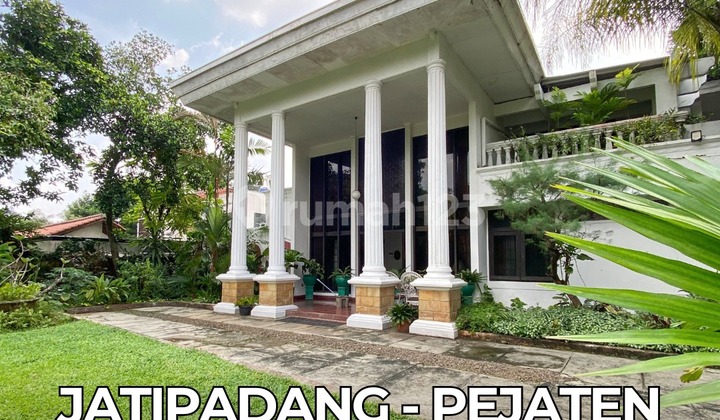 Dijual Rumah Mewah Jatipadang Pejaten – Tanah 820 M², 6 Kamar, Carpark 8 Mobil Dijual Rumah Mewah Jatipadang Pejaten – Tanah 820 M², 6 Kamar, Carpark 8 Mobil