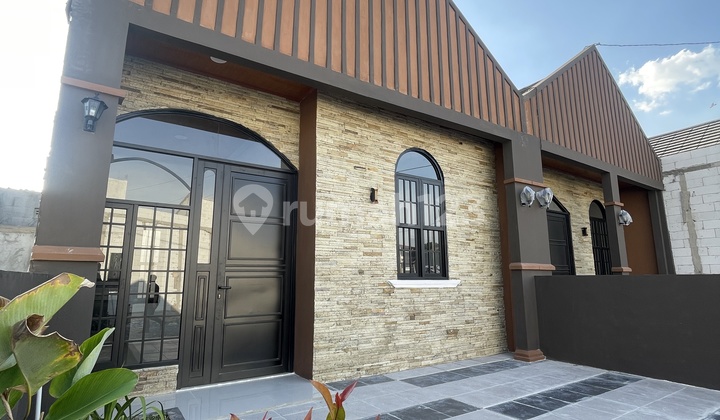 House for Sale in Tembalang Housing, Semarang 2