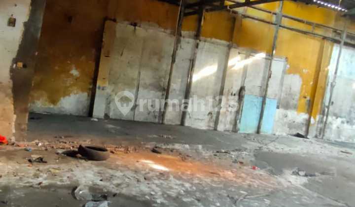 Warehouse Former Hardware Store 12x24 Hook in Jembatan Lima Truck Access