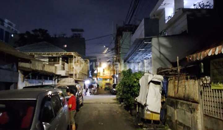&#43;- 5 minutes to Gajah Mada Street For Sale Old House 94m2