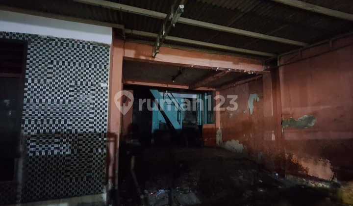 240m² Rumah Tua 5 Menit Ke Jl Gajah Mada 1