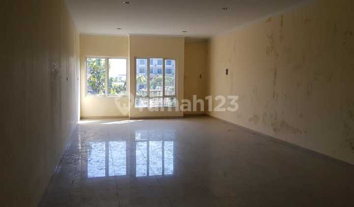 Good Shop House in the Center of Solo City Near Slamet Riyadi